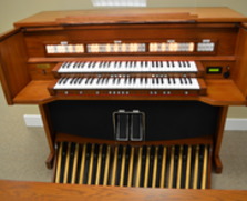 Rodgers 751i digital organ